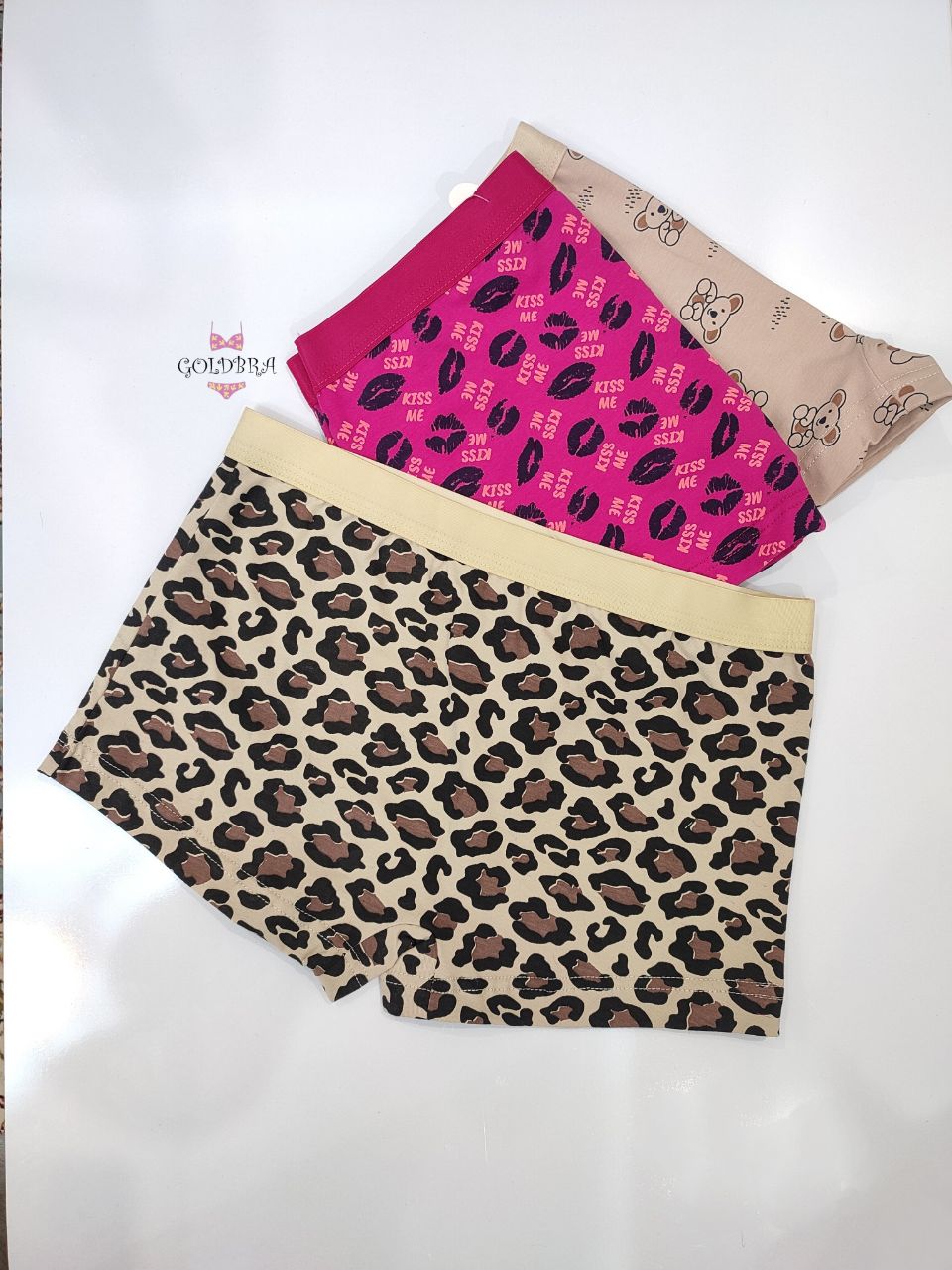 شورت پادار Ema